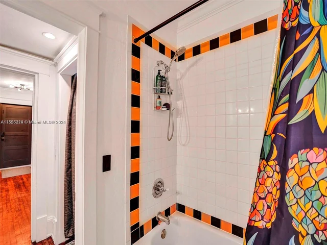 18 NE 42nd St, Miami FL 33137