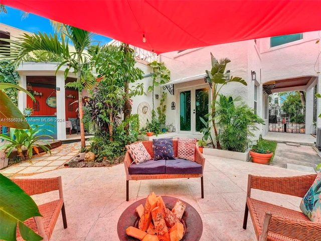 18 NE 42nd St, Miami FL 33137