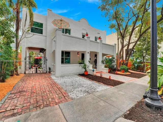 18 NE 42nd St, Miami FL 33137