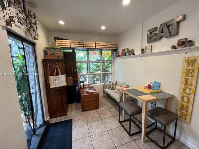 18 NE 42nd St, Miami FL 33137