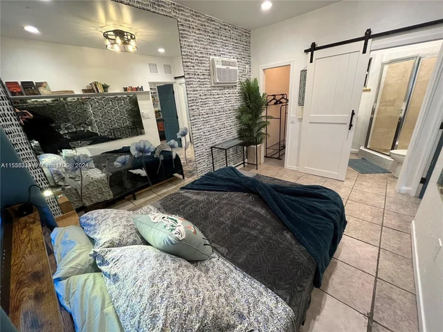 18 NE 42nd St, Miami FL 33137