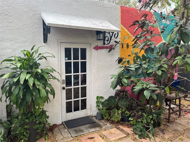 18 NE 42nd St, Miami FL 33137