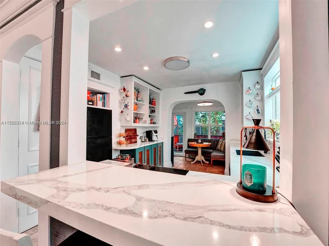 18 NE 42nd St, Miami FL 33137