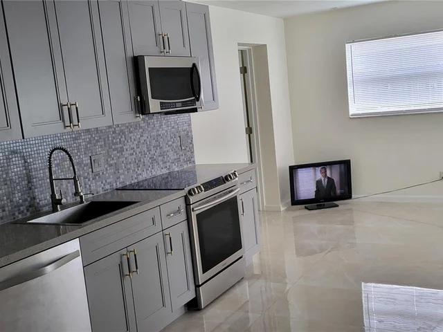 5321 NW 12th Ct, Lauderhill FL 33313