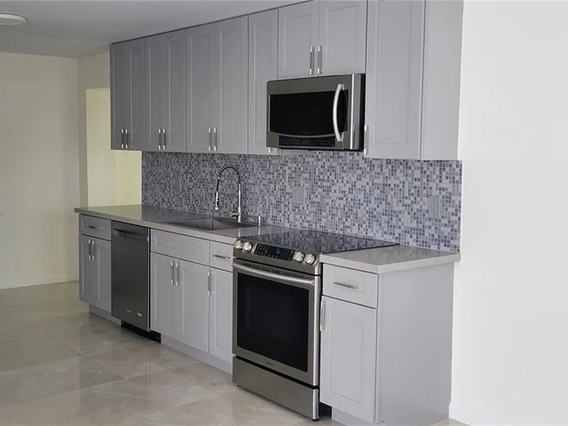 5321 NW 12th Ct, Lauderhill FL 33313