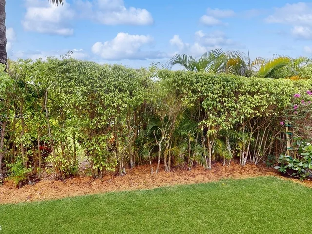 1994 Pisces Ter, Weston FL 33327