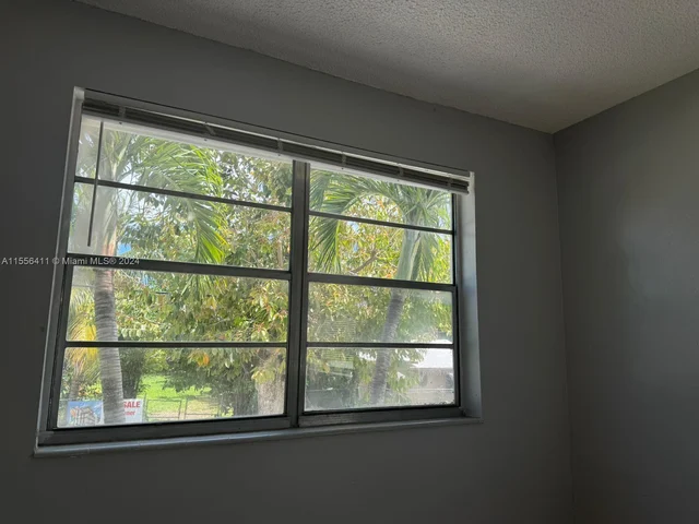 8262 NE 1st Ave # 5, Miami FL 33138