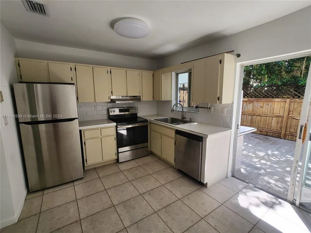 2925 Center St # 3, Miami FL 33133