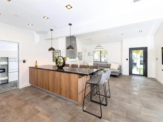 20 NE 49th St # 0, Miami FL 33137