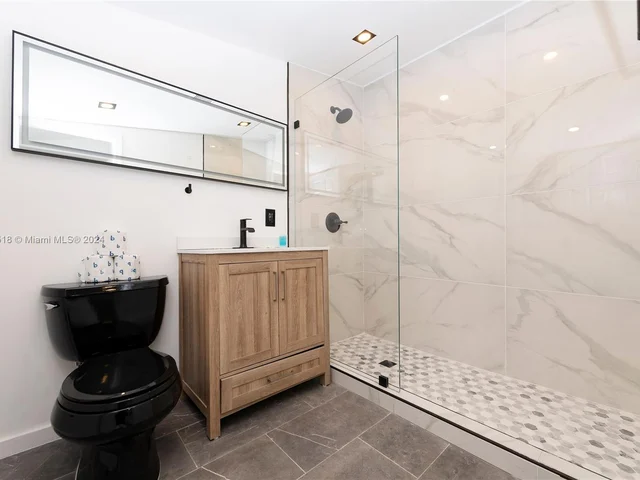 20 NE 49th St # 0, Miami FL 33137