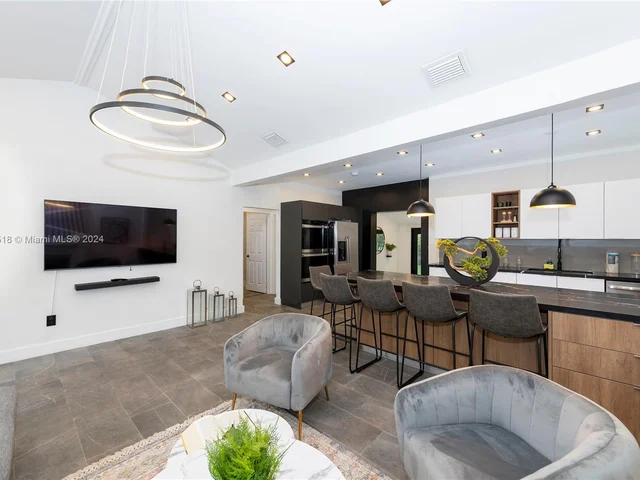 20 NE 49th St # 0, Miami FL 33137