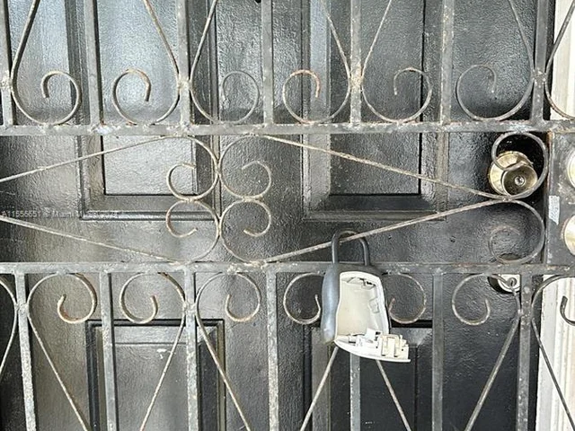 3100 NW 91st St # 1, Miami FL 33147