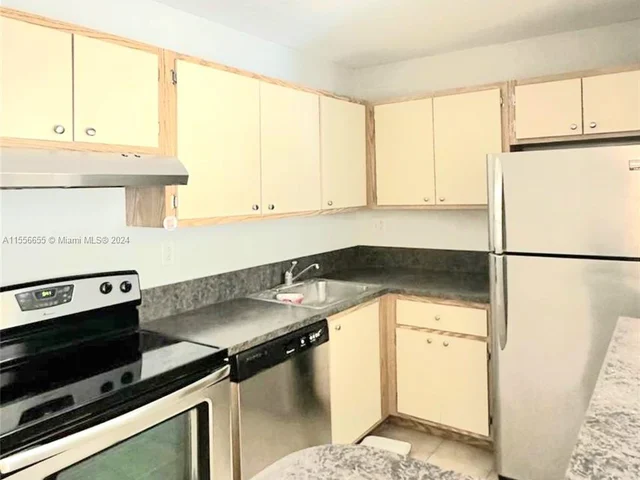 7130 NW 179th St # 111, Hialeah FL 33015
