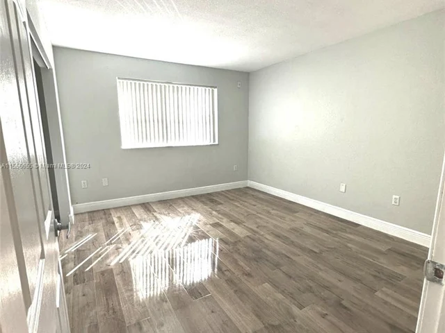 7130 NW 179th St # 111, Hialeah FL 33015