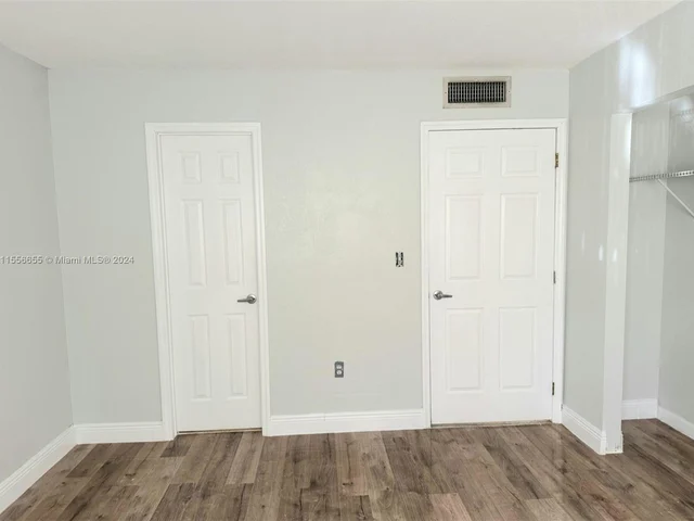 7130 NW 179th St # 111, Hialeah FL 33015