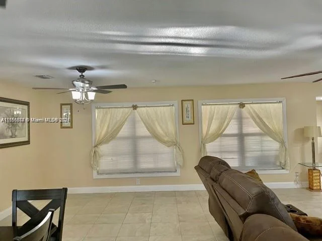 9240 SW 56th St, Cooper City FL 33328
