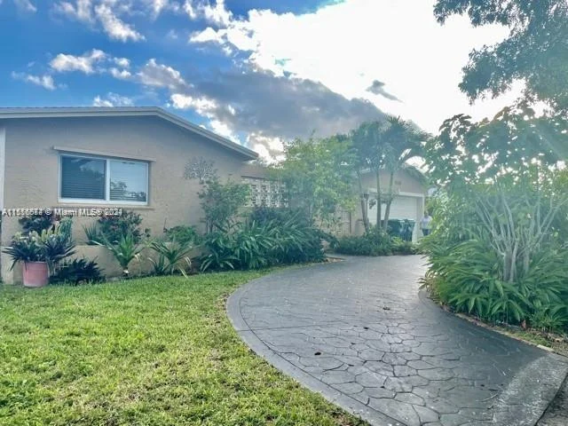 9240 SW 56th St, Cooper City FL 33328