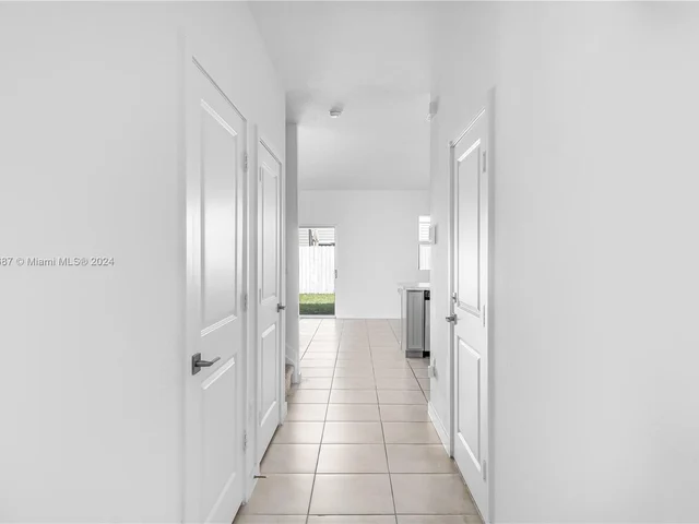 903 SE 19th St, Homestead FL 33034