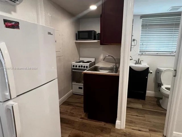 1727 Plunkett St # 1, Hollywood FL 33020