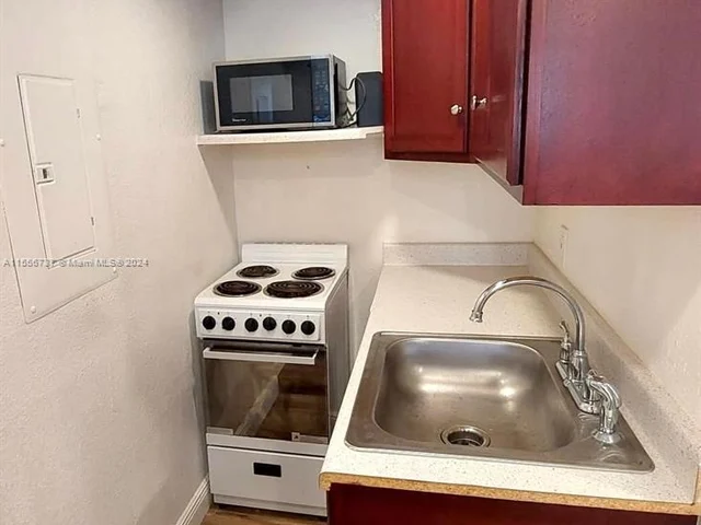 1727 Plunkett St # 1, Hollywood FL 33020