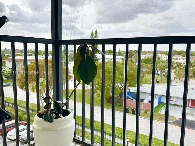 16851 NE 23rd Ave # A611, North Miami Beach FL 33160