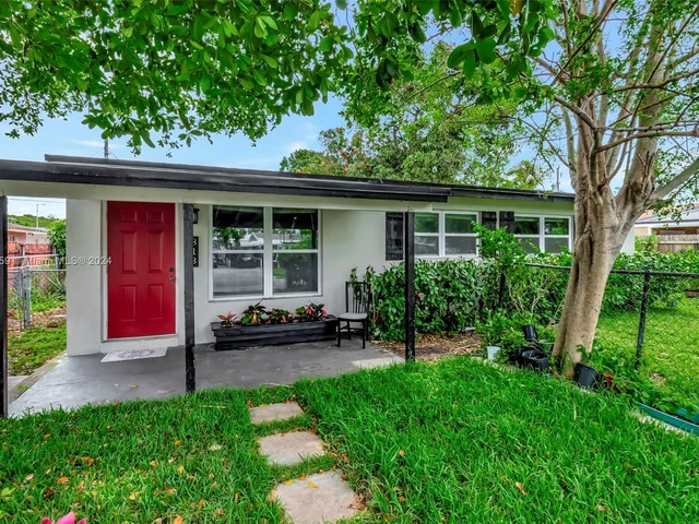 813 SW 11th Ave, Delray Beach FL 33444