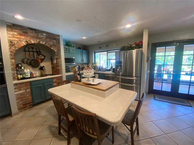 2180 SW 115th Ter, Davie FL 33325