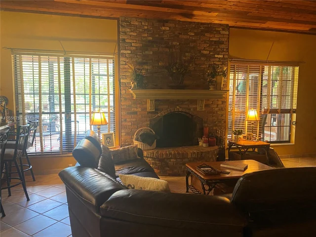 2180 SW 115th Ter, Davie FL 33325