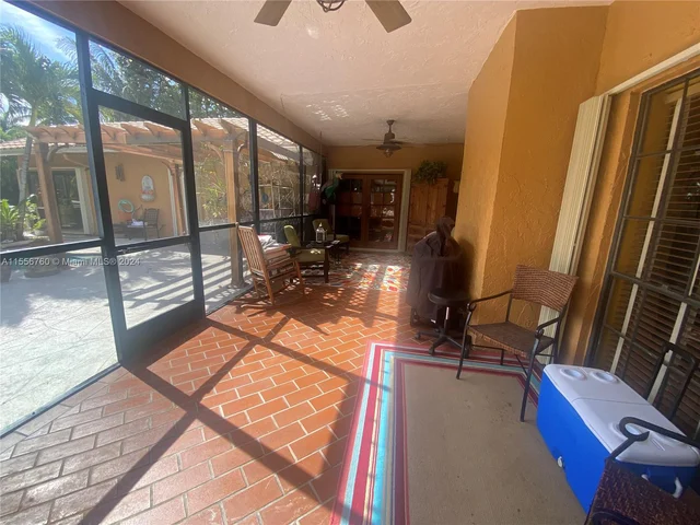 2180 SW 115th Ter, Davie FL 33325