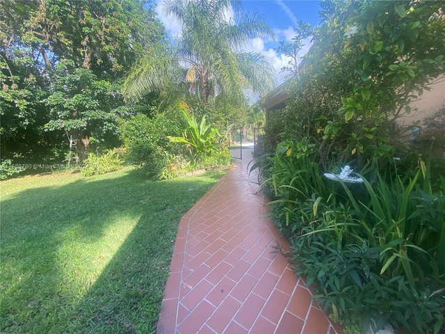 2180 SW 115th Ter, Davie FL 33325