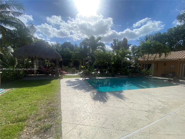 2180 SW 115th Ter, Davie FL 33325