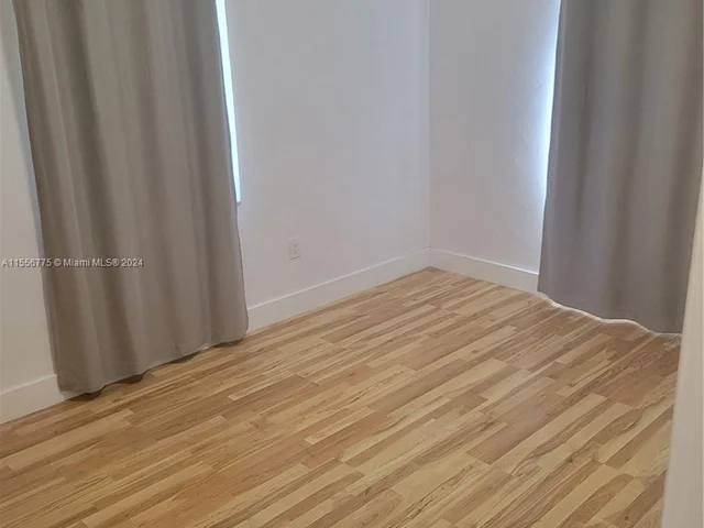 1580 NE 141st St, North Miami FL 33161