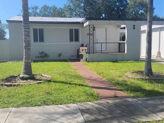 1580 NE 141st St, North Miami FL 33161