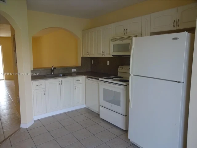 3385 NE 10th St # 103, Homestead FL 33033