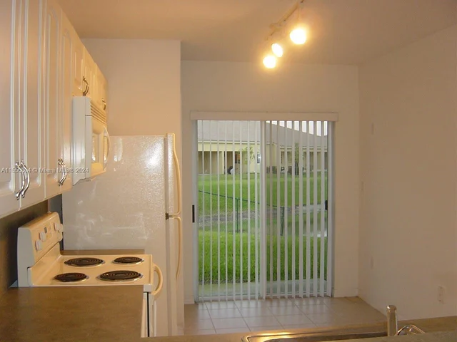 3385 NE 10th St # 103, Homestead FL 33033