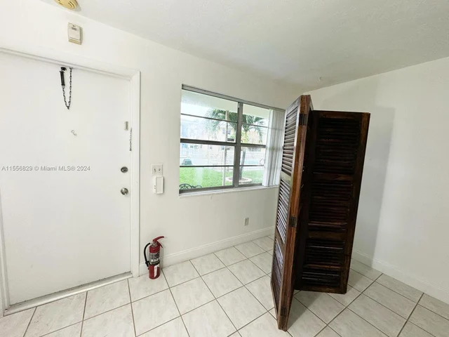7401 Pines Blvd # 106, Pembroke Pines FL 33024