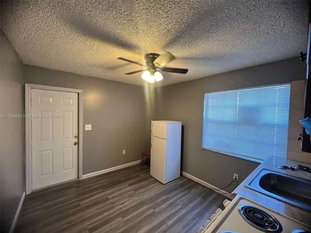 210 NW 7th St # 3, Pompano Beach FL 33060