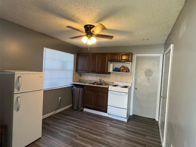 210 NW 7th St # 3, Pompano Beach FL 33060