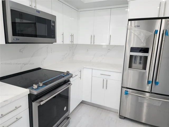 5001 Collins Ave # 12A, Miami Beach FL 33140