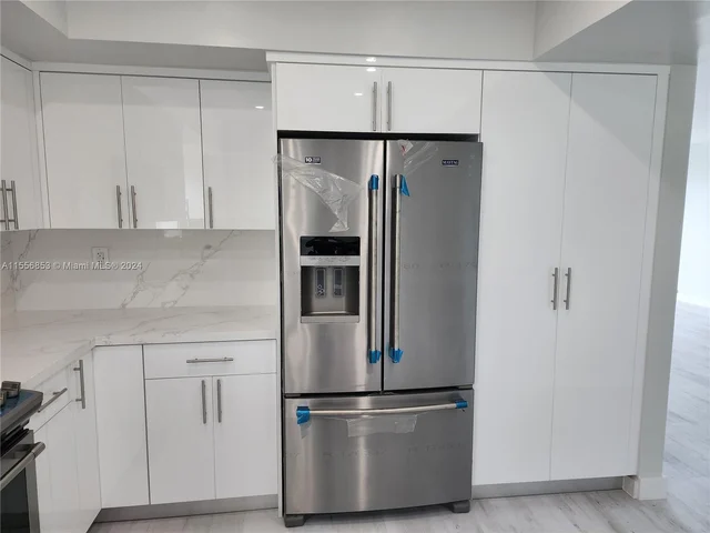 5001 Collins Ave # 12A, Miami Beach FL 33140