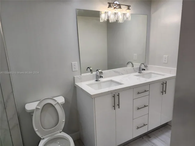 5001 Collins Ave # 12A, Miami Beach FL 33140