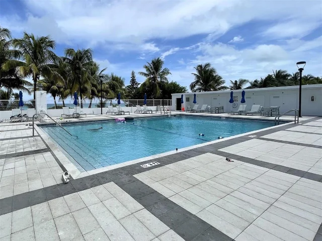 5001 Collins Ave # 12A, Miami Beach FL 33140