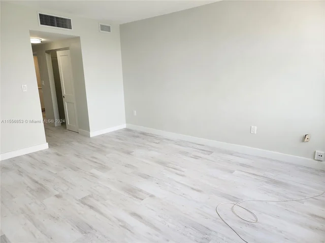 5001 Collins Ave # 12A, Miami Beach FL 33140