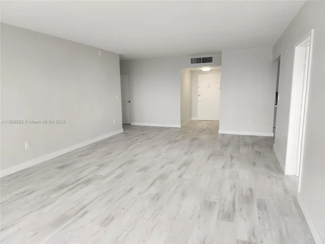 5001 Collins Ave # 12A, Miami Beach FL 33140