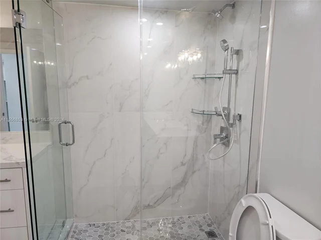 5001 Collins Ave # 12A, Miami Beach FL 33140