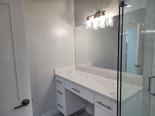 5001 Collins Ave # 12A, Miami Beach FL 33140