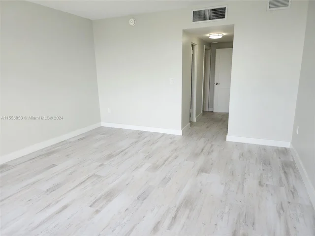 5001 Collins Ave # 12A, Miami Beach FL 33140