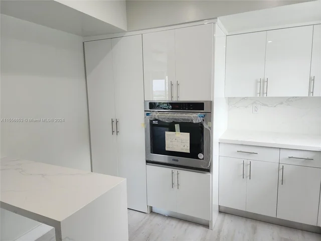 5001 Collins Ave # 12A, Miami Beach FL 33140