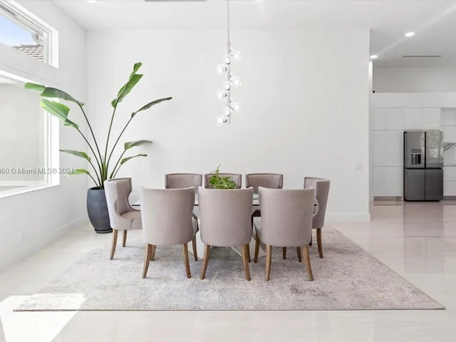 3847 Crestwood Cir, Weston FL 33331