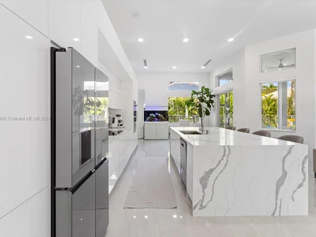 3847 Crestwood Cir, Weston FL 33331